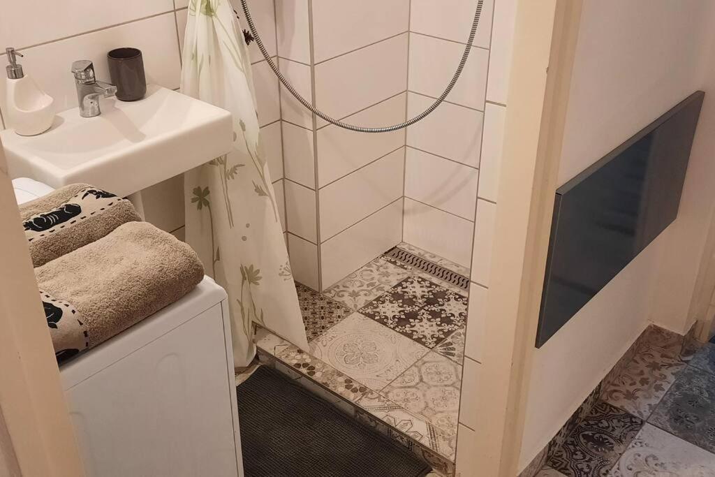 Nice Downtown Apartment Budapest Luaran gambar